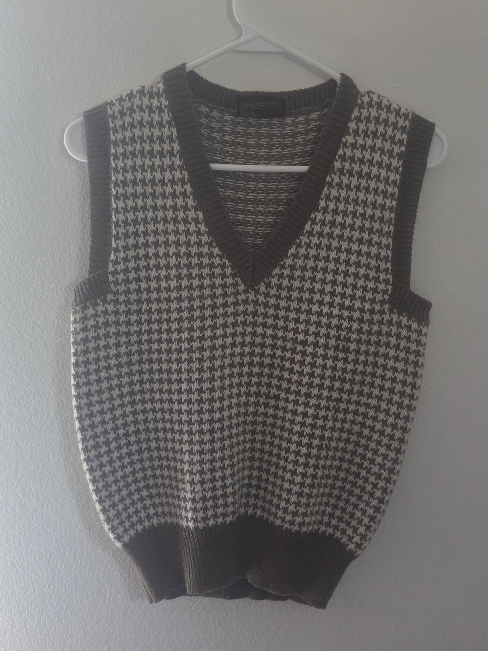Vintage Houndstooth Knit V-Neck Sweater Vest - Brown & Cream 90s Academia Medium